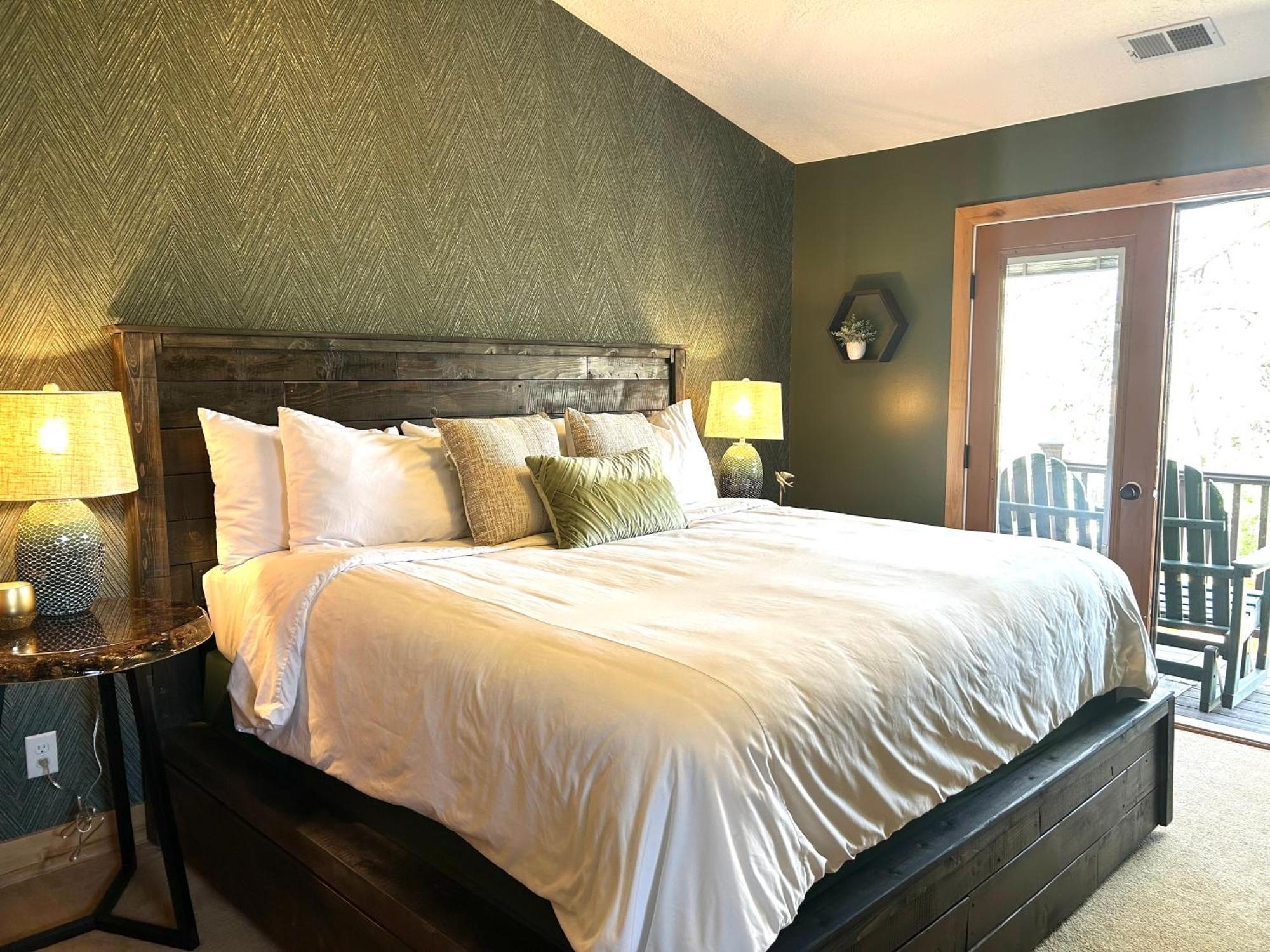 Engen Hus Bed And Breakfast Cottonwood Heights Exterior photo