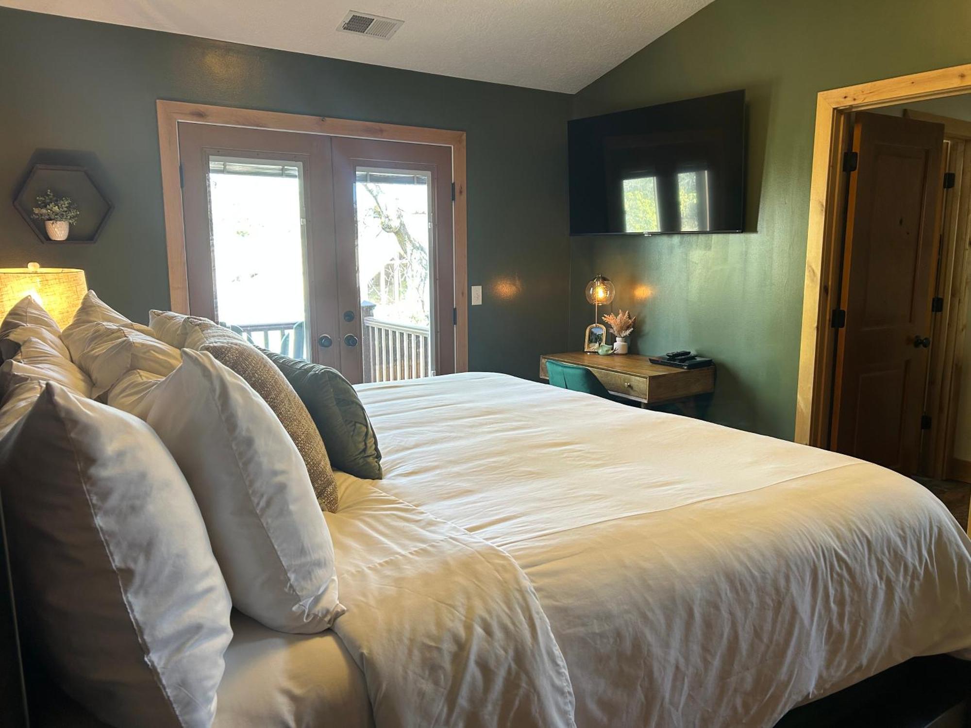Engen Hus Bed And Breakfast Cottonwood Heights Exterior photo